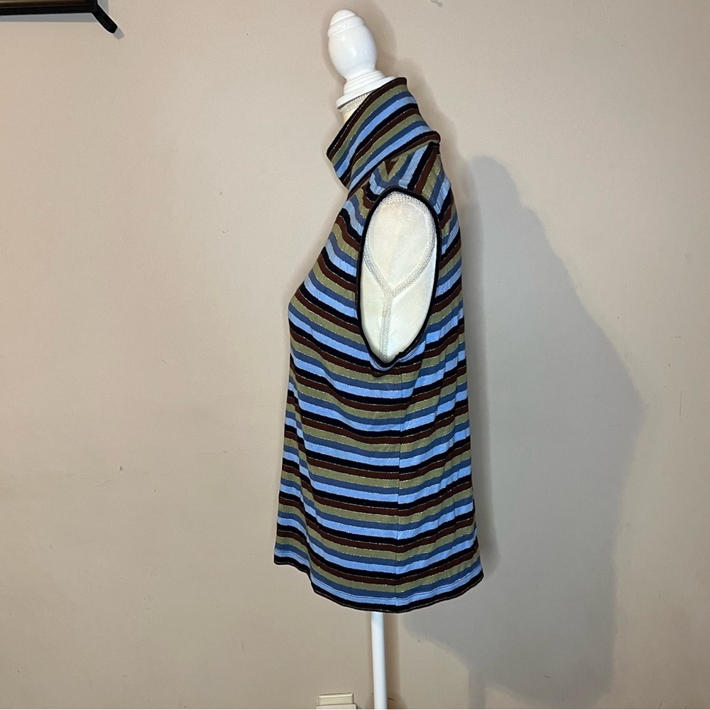 ⭐️ 3 For $15 White Stag Striped Sleeveless Turtleneck - Picture 2 of 4
